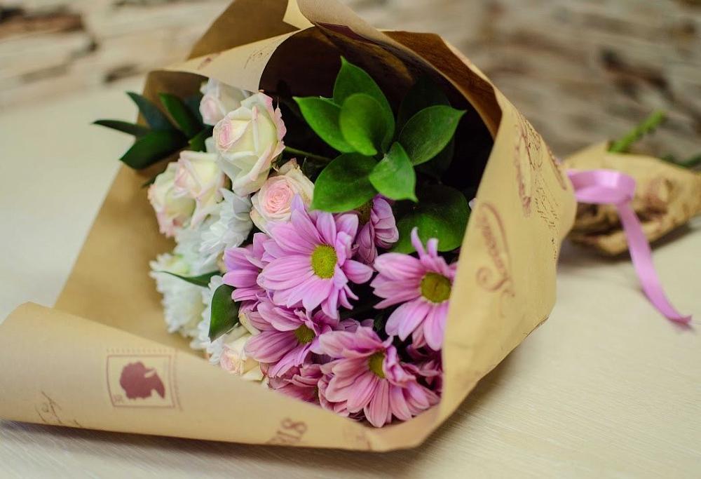 Букет цветов из: Розы и Хризантемы в Новом Ургале