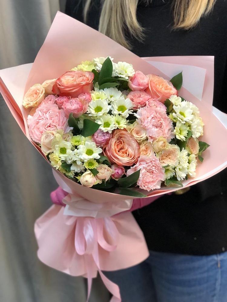 Букет цветов из: Гвоздики, Розы и Хризантемы в Новом Ургале