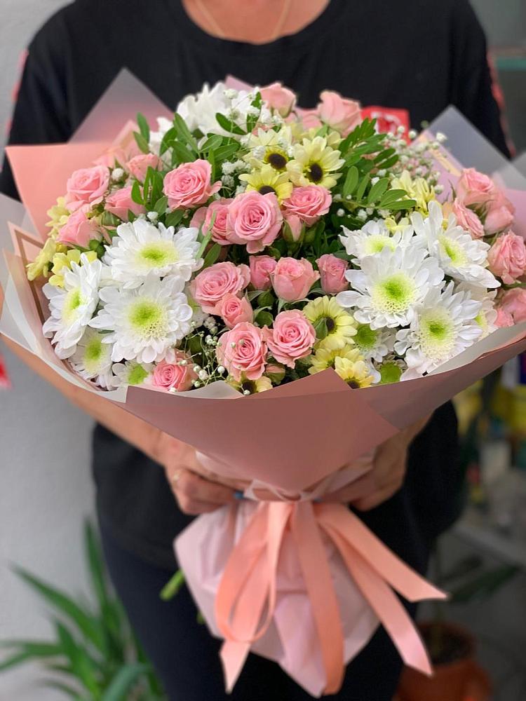 Букет цветов из: Розы и Хризантемы в Новом Ургале