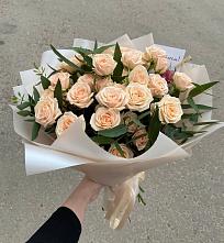 Букет Кремовые розы Латте в Новом Ургале