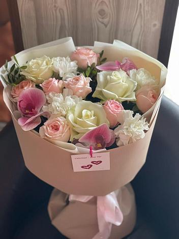 Букет цветов из: Орхидеи, Розы и Гвоздики в Новом Ургале