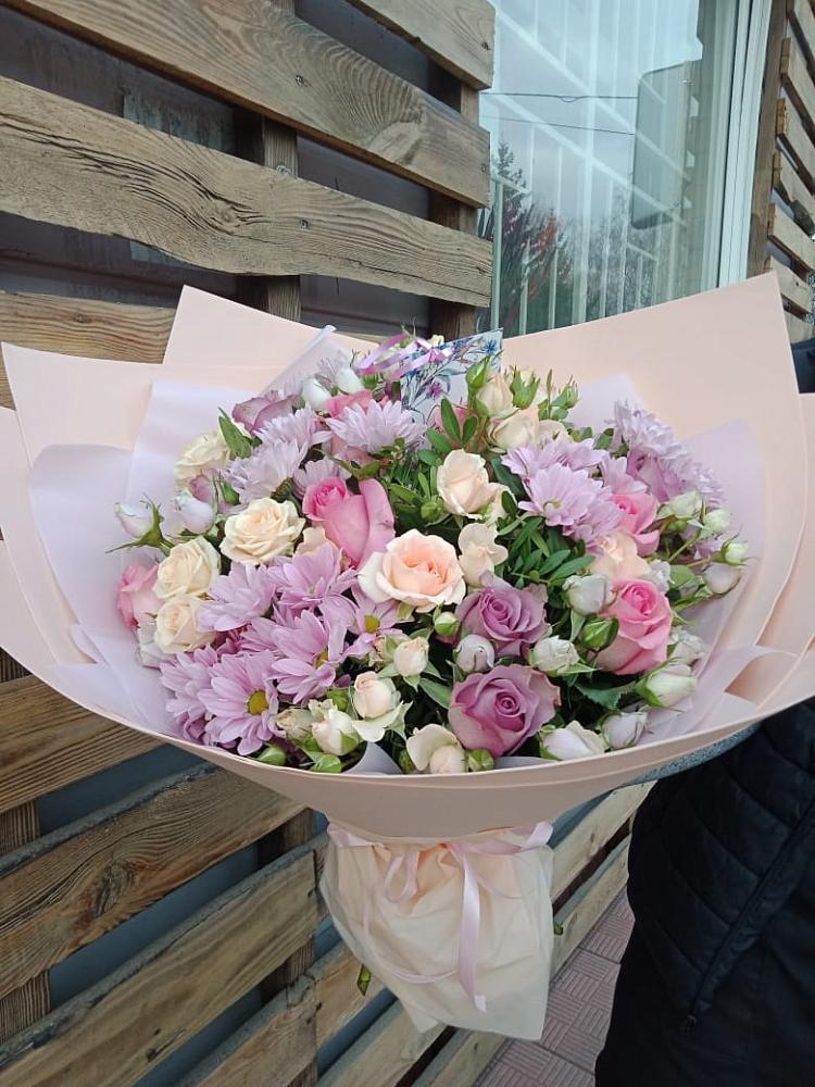 Букет цветов из: Розы и Хризантемы в Новом Ургале