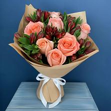 Букет цветов из:  Розы и Альстромерии в Новом Ургале