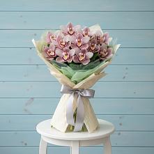 Букет цветов из:  Орхидеи и Розы в Новом Ургале