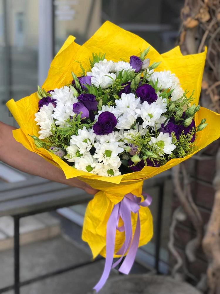 Букет цветов из: Ирисы, Хризантемы и Ромашки в Новом Ургале