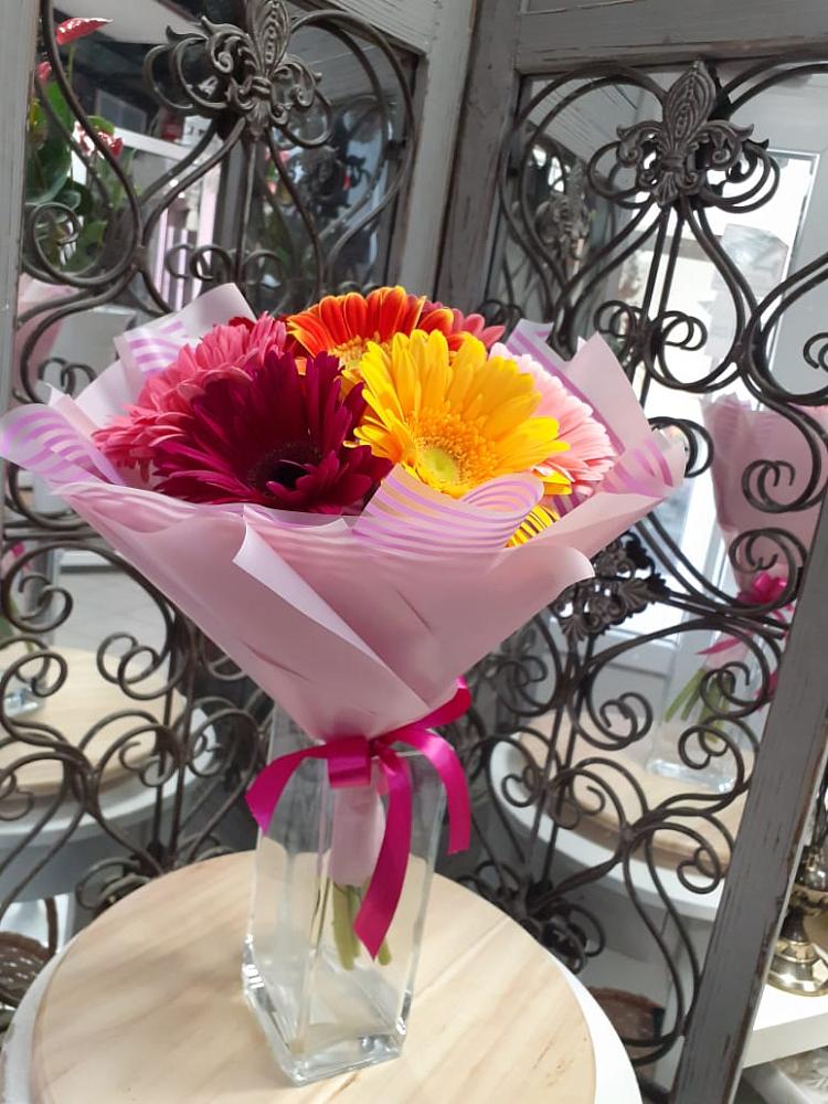 Букет цветов из: Герберы в Новом Ургале