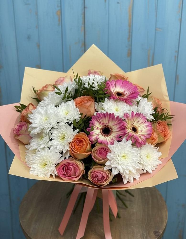 Букет цветов из: Розы, Герберы и Хризантемы в Новом Ургале
