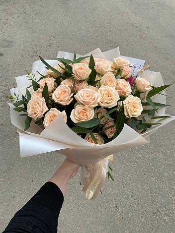 Букет Кремовые розы Латте в Новом Ургале