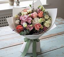 Букет цветов из:  Розы, Лизиантусы и Гвоздики в Новом Ургале