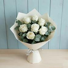 Букет Белые розы в Эвкалипте в Новом Ургале